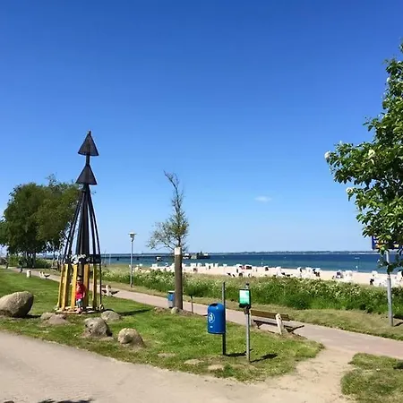 Neue Ferienwohnung Kuestennaehe Mit Terrasse 3Km Zum Strand Osdorf Exterior photo